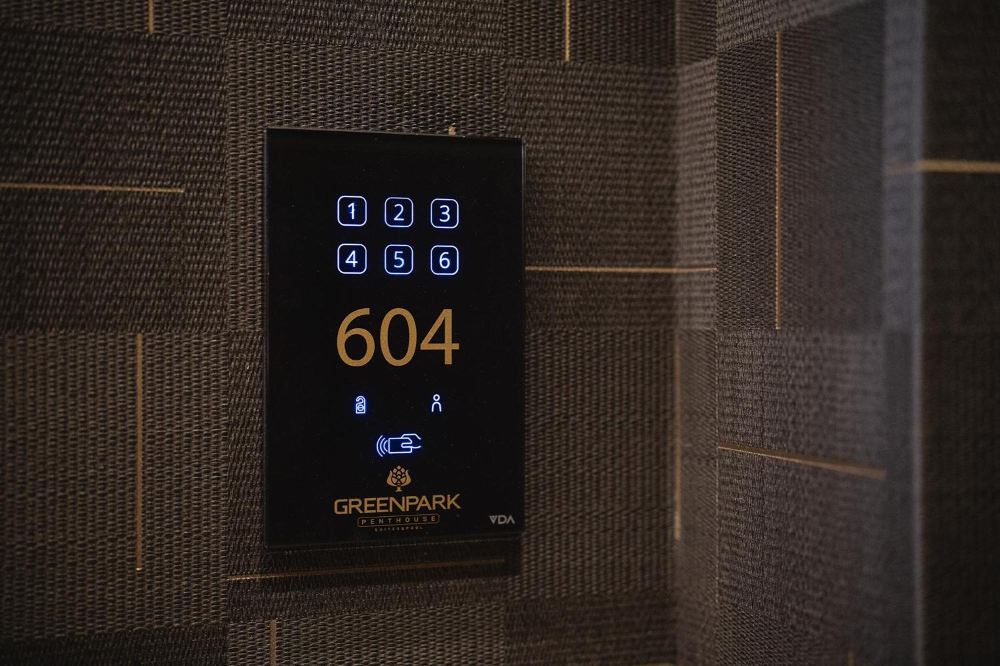 בארי Green Park Penthouse Suite & Pool - Heated Pool - מראה חיצוני תמונה